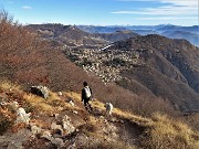 50 Sempre bella la vista su altopiano Selvino-Aviatico, Cornagera-Poieto ed oltre